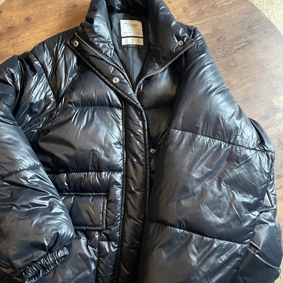 Abercrombie And Fitch Black Short Puffer Jacket - Picture 2 of 3